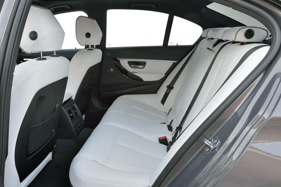 BMW 340i M Sport 2015 года  (фото 15 из 27)